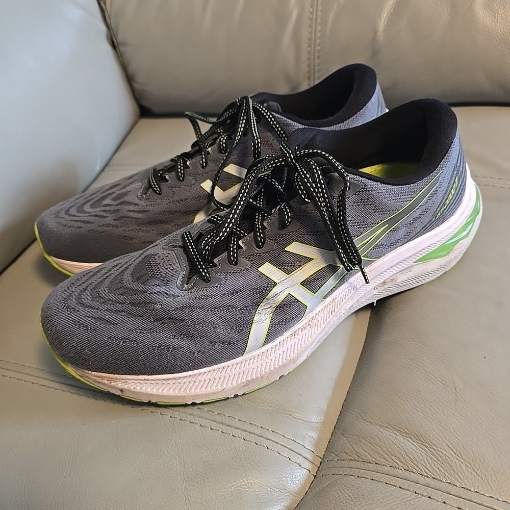 Asics GT-2000 11 Mens Size 11 Gray Green White Athletic Running Shoes Sneakers